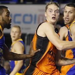 El Fuenla firma un cuarto casi perfecto para ganar al Granca