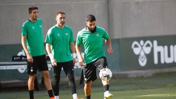 Fekir, de vuelta a los entrenamientos del Betis.