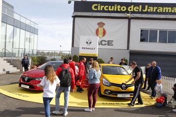 La mayor cita del motor histórico que se celebra en nuestro país conmemora sus 50 años con diversas actividades y exposiciones de motos y coches de todas las épocas.