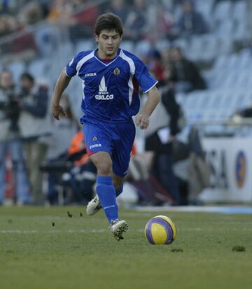 Vistió la camiseta del Getafe desde 2005 hasta 2007.