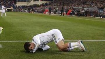 Isco, en el césped del Calderón.
