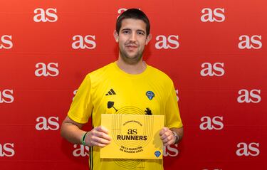 Los runners de AS con sus camisetas para la Zúrich Rock 'n' Roll Running Series Madrid. Jersey amarillo maratón,  gris media maratón y rojo 10 km.