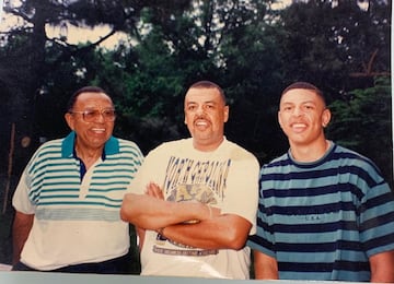  Una de esas personalidades del mundo del baloncesto que tristemente tuvo que despedir en 2017. Reconocido por su larga trayectoria como entrenador asistente, Jeff Capel II formó parte de los Philadelphia 76ers hasta 2013. Un año después, su hijo Jeff Capel III confirmó que le habían diagnosticado ELA, enfermedad que motivó su muerte a los 64 años.