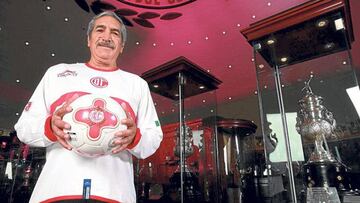 Muchos recordados futbolistas han adoptado el apodo de Diablo como su distintivo. En el fútbol mexicano aparecen El Diablo Etcheverry, El Diablo Núñez y el inolvidable Vicente Pereda, "el Diablo Mayor" del Toluca. Como franquicias, además del equipo toluqueño, aparecen otros como como Los Diablos Rojos del México y Los Red Devils del Manchester United.