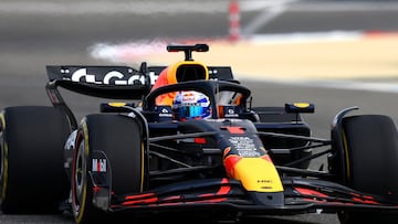 Max Verstappen (Red Bull RB21). Sakhir, Bahréin. F1 2025.