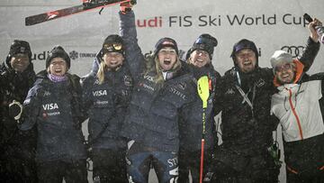 Vlhova supera a Shiffrin en el eslalon nocturno de Courchevel