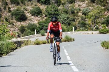 Nairo Quintana entrena en las carreteras de Mónaco tras volver a Europa en el vuelo del deporte colombiano. El ciclista del Arkéa-Samsic piensa en el Tour de Francia.