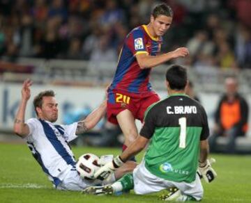 Bravo posee el récord de imbatibilidad en el estadio de Anoeta, registro que consiguió durante la temporada 2009-10, cuando no recibió goles como local durante 467 minutos.