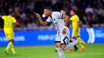 NANTES, FRANCE - SEPTEMBER 03: Kylian Mbappe of Paris Saint-Germain reacts after scoring during the Ligue 1 match between FC Nantes and Paris Saint-Germain at Stade de la Beaujoire on September 03, 2022 in Nantes, France. (Photo by Aurelien Meunier - PSG/PSG via Getty Images)