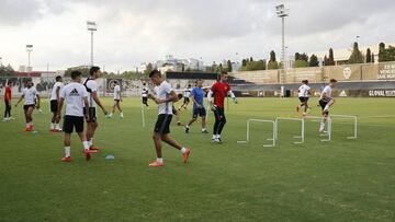 Lay Hoon y Pitach, en Paterna tras la derrota contra el Betis