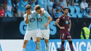 Hugo Álvarez y Pablo Durán celebran el primer gol del Celta.