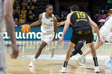 Tyson Carter con Shermadini.