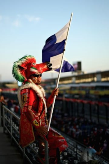 Aficionado de Ferrari durante el GP de Japón.