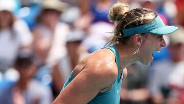 Badosa gana, pero no convence