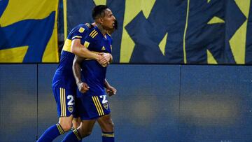 Soccer Football - Copa Diego Maradona - Boca Juniors v River Plate - Estadio La Bombonera, Buenos Aires, Argentina - January 2, 2021 Boca Juniors&#039; Sebastian Villa celebrates scoring their second goal with teammates Pool via REUTERS/Marcelo Endelli