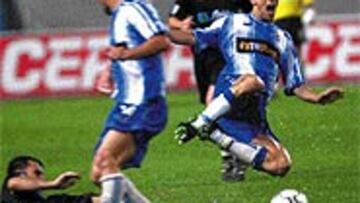 <B>ADIÓS</B>. Esta es la última camiseta que ha vestido el portugués Paulo Sousa. En el Espanyol disputó nueve encuentros.