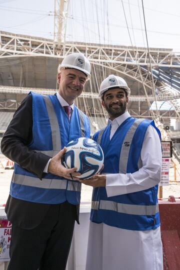 Infantino visitó el estadio Al Wakrah para dar el visto bueno.