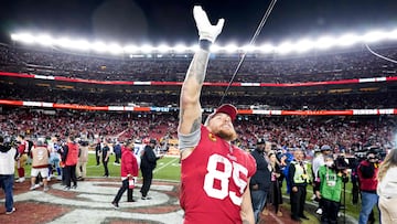 SANTA CLARA, CALIFORNIA - JANUARY 22: George Kittle #85 of the San Francisco 49ers celebrates on the field after defeating the Dallas Cowboys 19-12 in the NFC Divisional Playoff game at Levi's Stadium on January 22, 2023 in Santa Clara, California.   Thearon W. Henderson/Getty Images/AFP (Photo by Thearon W. Henderson / GETTY IMAGES NORTH AMERICA / Getty Images via AFP)