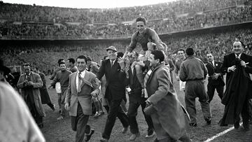 Un minuto de aplausos en homenaje a Raymond Kopa