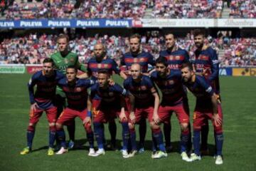 El once inicial del Barcelona. De pie: Ter Stegen, Mascherano, Rakitic, Busquets y Piqué. Agachados: Messi, Alves, Neymar, Iniesta, Luis Suárez y Jordi Alba. 