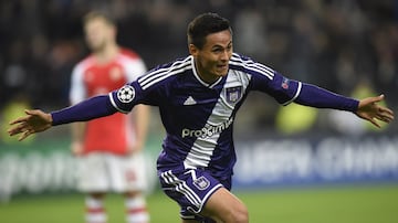 Najar emigró  del DC United hacia el Anderlecht de Bélgica en 2013, el jugador fue vendido por un total de 3 millones de dólares.
