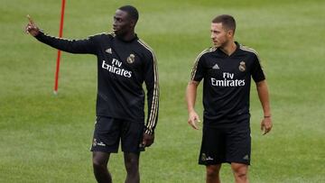 Mendy, ya recuperado, se ha entrenado con el resto de la plantilla del Real Madrid en la primera sesión de la semana. No se ha visto a Mariano, pendiente de solucionar su futuro.