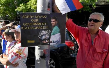Australian Government loses bid to delay Djokovic visa appeal