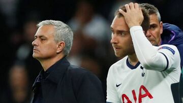 Eriksen charla con Mou en un partido del Tottenham.