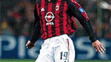 <B>UN HISTÓRICO.</b> Costacurta debutó en el Milán hace 17 temporadas.