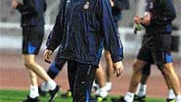 <B>MANDA EN EL CAMPO</B>. Luis Fernández se ha hecho rápidamente con el cargo de entrenador, y ya trabaja para el futuro.