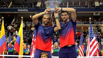 Cabal y Farah levantando la copa del US OPEN. Espectro de audio