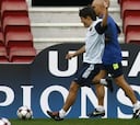 Bojan vuelve a entrenarse con el grupo un mes después