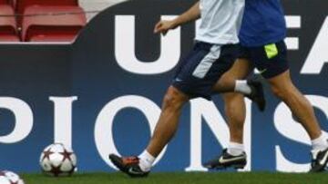 Bojan vuelve a entrenarse con el grupo un mes después