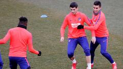 Correa en la sesi&oacute;n del Atl&eacute;tico ayer junto a &Aacute;lvaro Morata. 