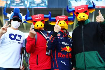 Durante la práctica del Gran Premio de Japón, desarrollado en el circuito de Suzuka, se ha podido ver un desfile de los sombreros más variopintos.