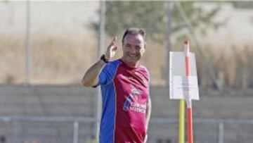 Juan Ignacio Jiménez, durante un entrenamiento del Levante.