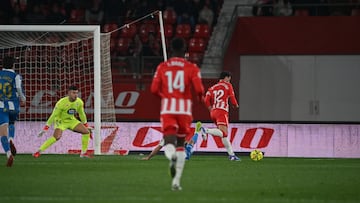 Ni los estrenos ni los regresos evitan la derrota del Almería: “Nos vamos jodidos”