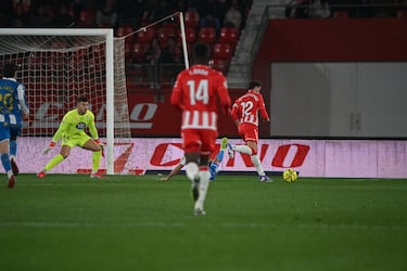 Aprobados y suspensos del Almería: un equipo sin respuesta sobre el campo