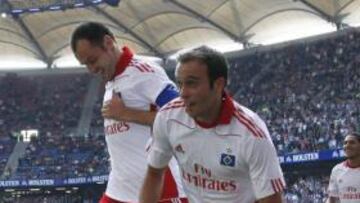 <b>OPCIÓN. </b>Mathijsen celebra un gol con la camiseta del Hamburgo.