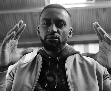 El delantero colombiano colgó las botas para explorar la música cristiana. En 2018 comenzó su andadura como músico con el lanzamiento de su EP titulado ‘No Temeré’. No se detuvo ahí y, a través de sus letras centradas en la fe, sacó dos álbumes más. Jackson dejó la fama del fútbol para mostrar una faceta más íntima. 