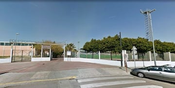 El acceso al Poliesportiu Municipal donde se homenajeará a Vicente Moreno.