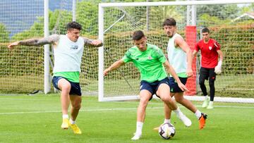 Valverde recupera a todos los tocados y repite la lista de 22 de Pamplona