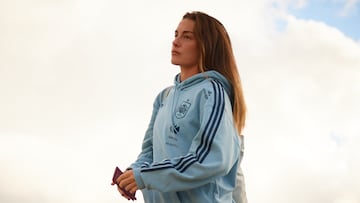 Alexia Putellas en su llegada a Londres.