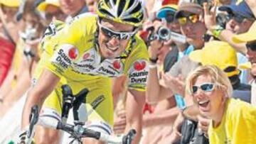 <b>TOCADO. </b>Iban Mayo entra en meta en la etapa del Tour que llegó a Tignes, tras la que se colocó tercero en la general.