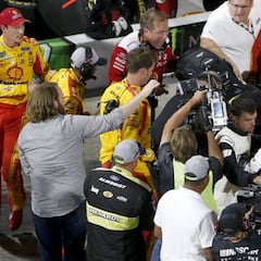 Dos pilotos de la Nascar se lían a puñetazos tras una discusión