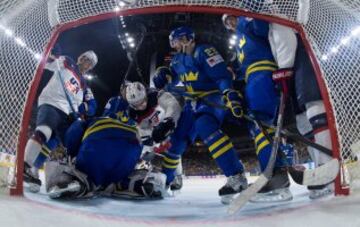 Partido del Mundial de hockey entre Estados Unidos y Suecia.