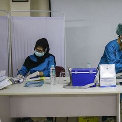 ¿Qué hacer y evitar antes de vacunarse contra la COVID?