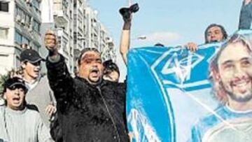 <b>HÉROE NACIONAL. </b>Limassol fue el epicentro de la celebración, pero todo Chipre salió a la calle.