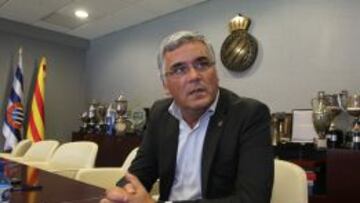 NO SE POLITIZA. El presidente del Espanyol, Joan Collet, apoya a la mayoría pero no toma partido.