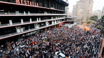 La manifestaci&oacute;n lleg&oacute; a Mestalla. 